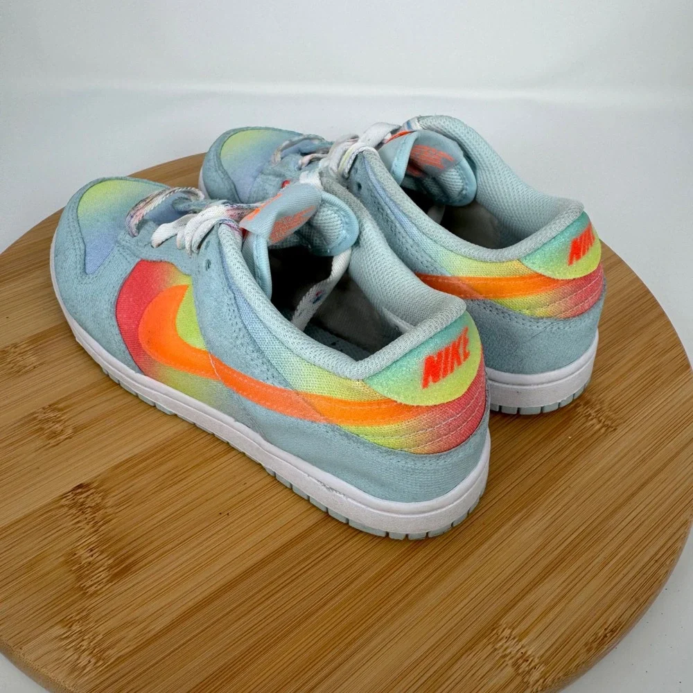 Nike Dunk Low Girld Shoes Rainbow Gradient Swoosh Blue Green Size‎ 2.5Y
